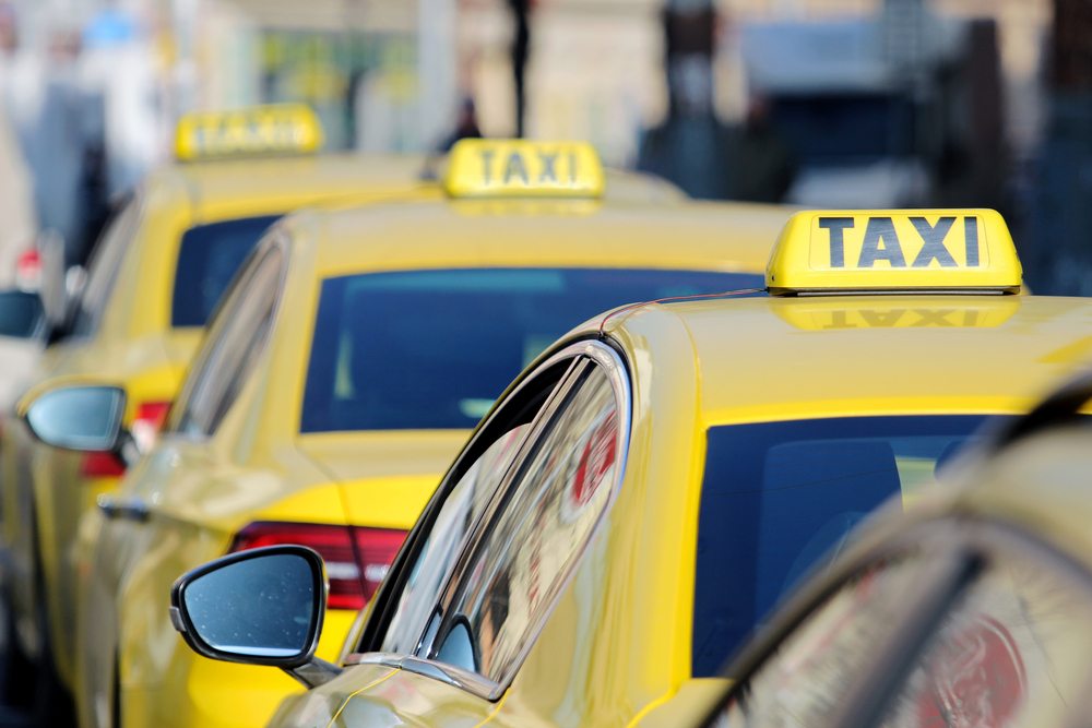 taxi to Gatwick airport