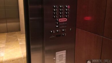 elevator installer