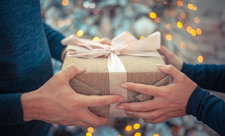 If you're on a budget, the 3 Christmas gift ideas for women discussed above might scare you a little, but the next one is sure to brighten up your day.