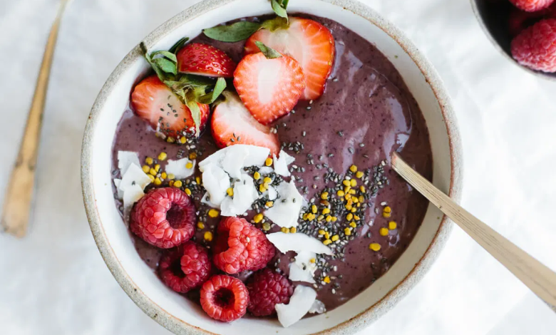 acai-bowls --a-healthy-smoothie-bowl