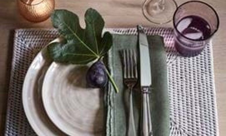 Placemats and napkins combinations with various colors & patterns