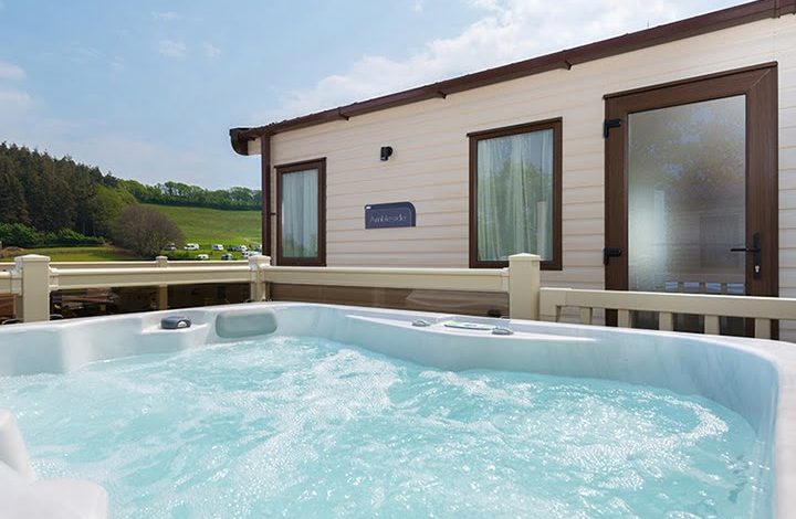 Why Should I Invest In A Hot Tub For My Holiday Let ?